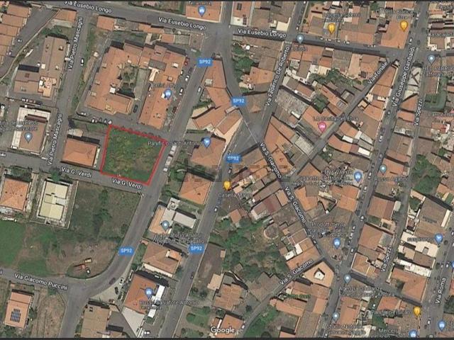Terreno in vendita di 980 m² in Via Giuseppe Verdi