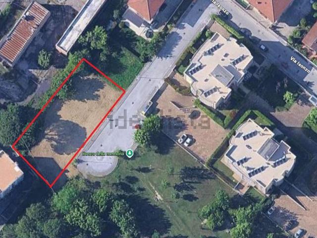 Terreno in vendita di 980 m² in Via Isonzo