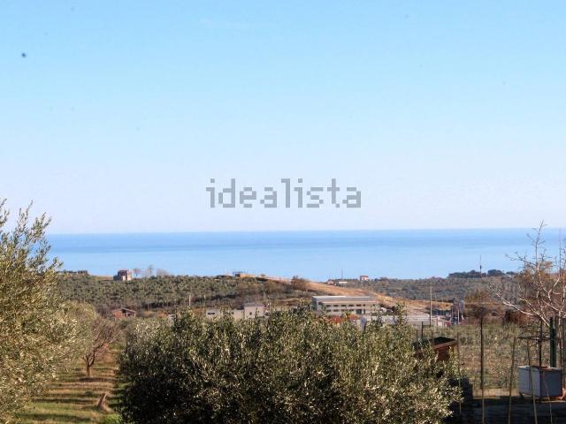 Terreno in vendita di 990 m² in Via Aldo Moro