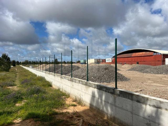 Terreno industrial com 10000 m2 em Quinta do Anjo, Palmela