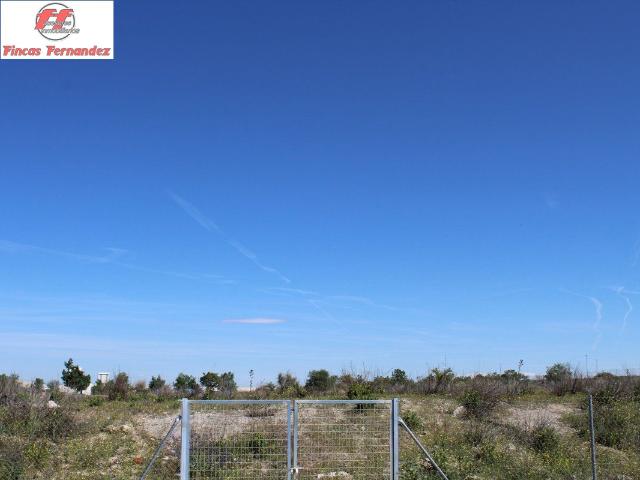 Terreno industrial de 5.000 m2 a la venta