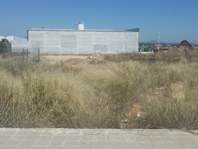 TERRENO INDUSTRIAL EN BENAGUACIL
