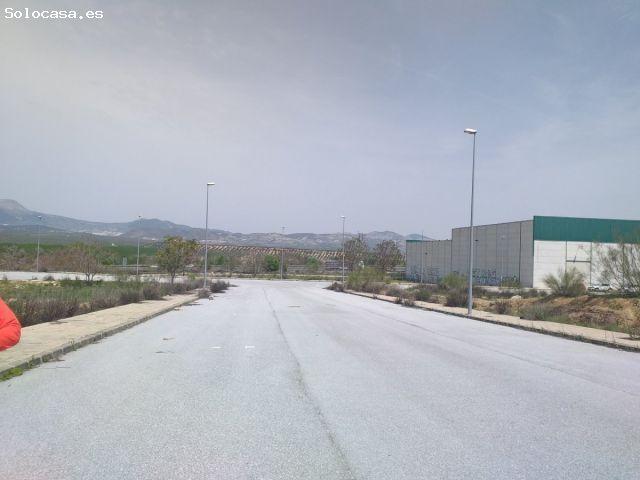 TERRENO INDUSTRIAL EN POLIGONO LACHAR