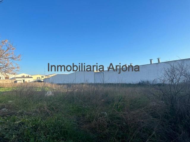 Terreno industrial en venta en Lucena