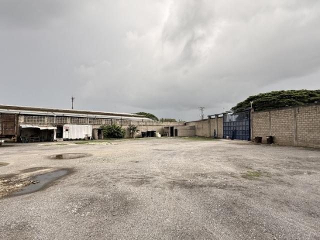 Terreno Industrial y Comercial de 5.500 m² TCL T 10292893