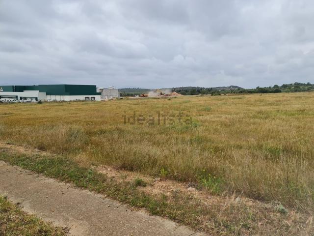 Terreno, L&apos Aldea