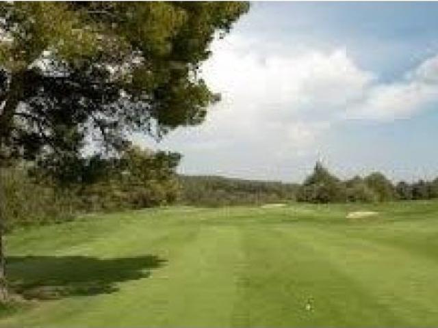 TERRENO LLANO EN CAMPO DE GOLF MASÍA BACH