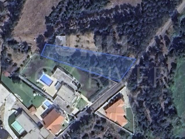 Terreno localizado na freguesia de Bela, no concelho de Monção