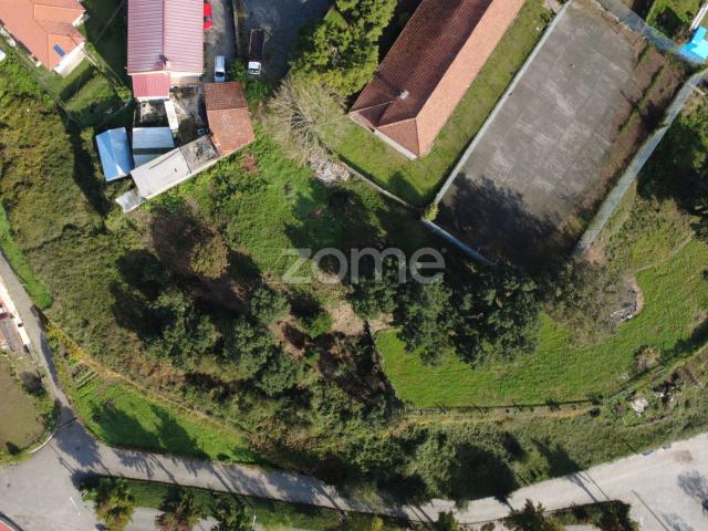 Terreno p/ Construção no Largo da Igreja de Escariz, Arouca