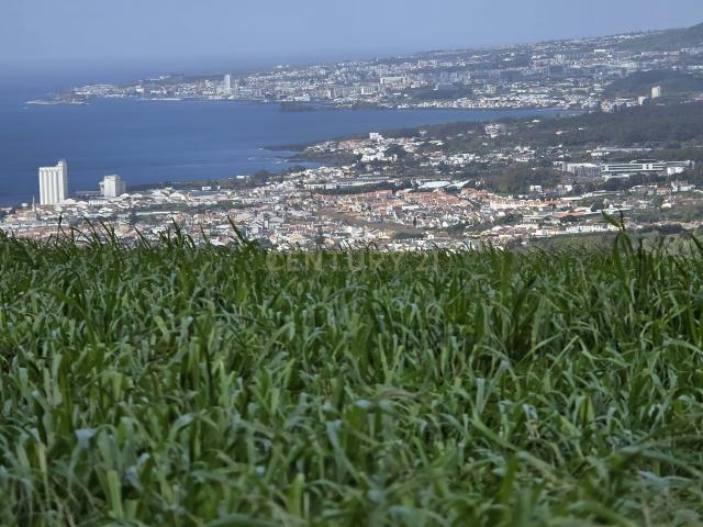 Terreno Panorâmico à Venda em Lagoa, Ilha de São Miguel
