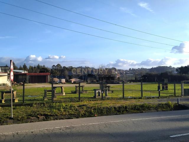 Terreno para Construção, na Via do Poder Local, em Paços de Ferreira
