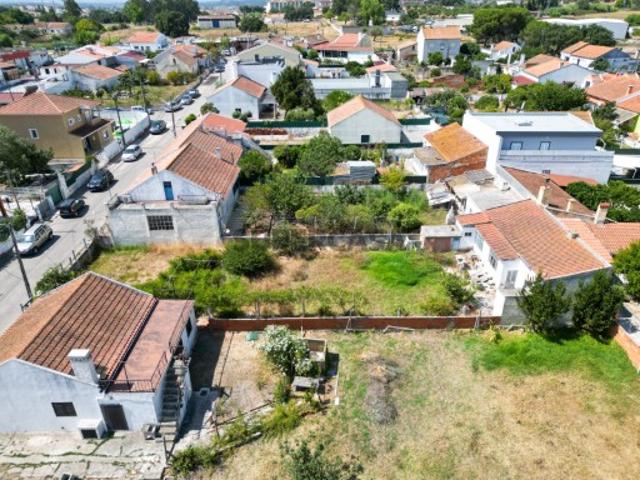 Terreno para construção com 470 m² no Pinhal da Areia, Moita