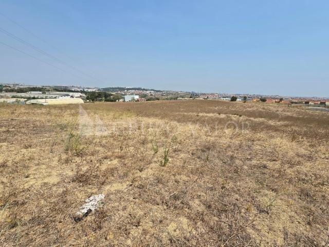 Terreno para construção com 18724
