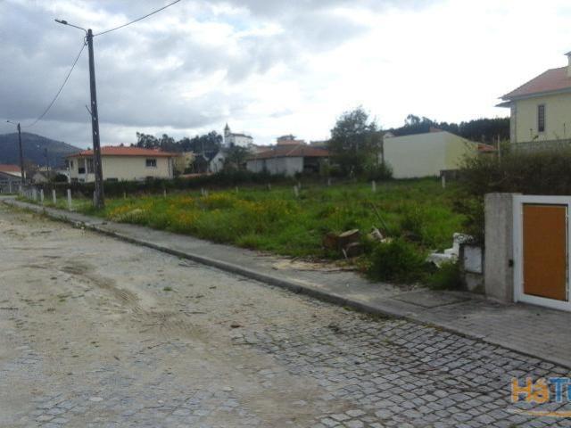 Terreno para construção com área de 650m2, construção 260 e área de implantação 130. Designado por lote nº3. | 26063709180