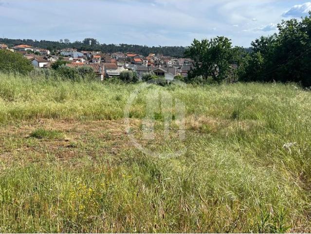 Terreno para construção com 722 m², situado na tranquila zona de Vilar Seco