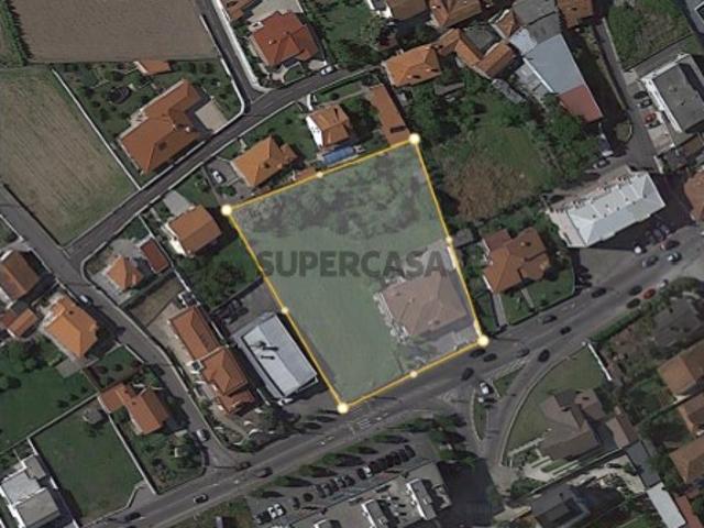 Terreno para construção com moradia