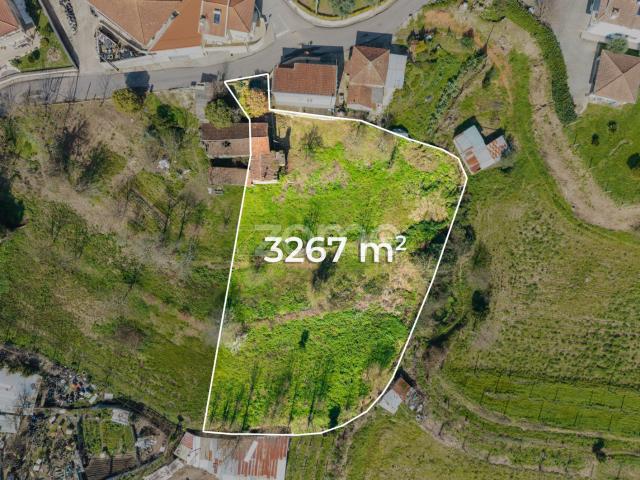 Terreno para construção com ruina, S. Paio, Vizela