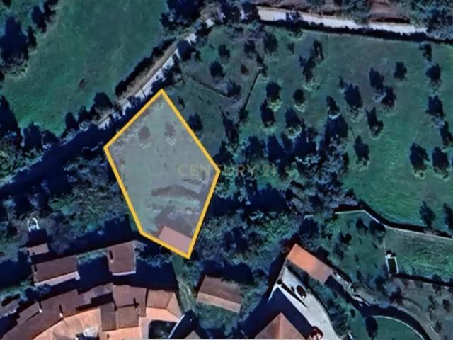 Terreno para construção de moradia com poço de água