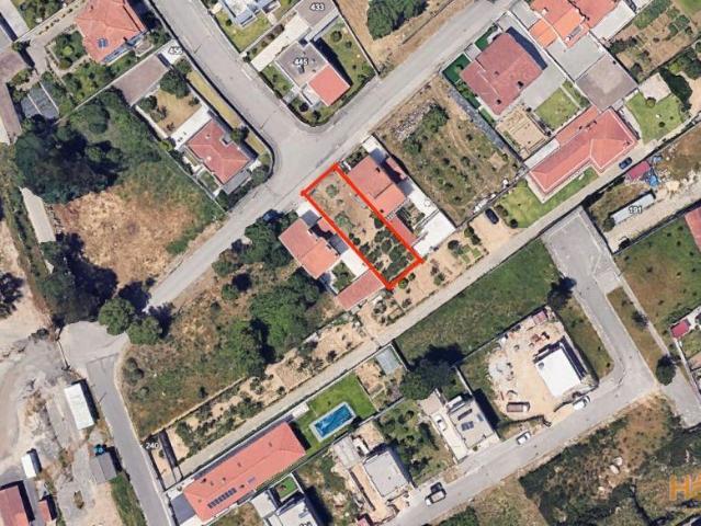 Terreno para construção de moradia de 3 frentes | 26073998750
