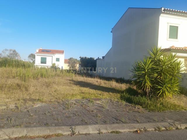 Terreno para Construção de Moradia em Urbanização próxima do Centro da Marinha Grande