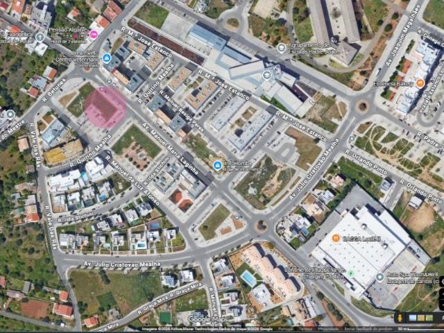 Terreno para Construção de Empreendimento com 15 fogos