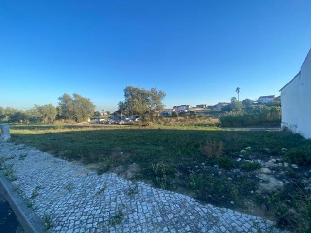Terreno para construção de prédio, na Quinta da Marvila, Camarate