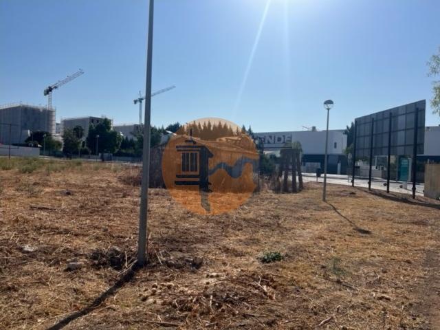 Terreno para construção de um grande superficie comercial no centro de loule
