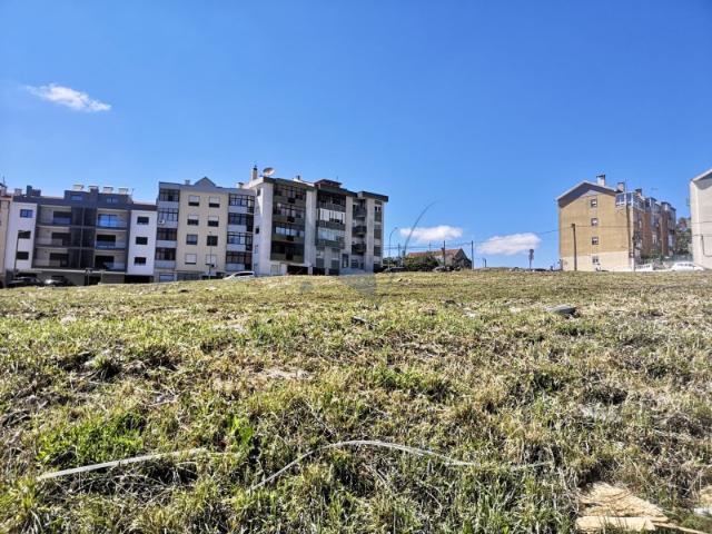 Terreno para construção de 68 fogos em Sintra