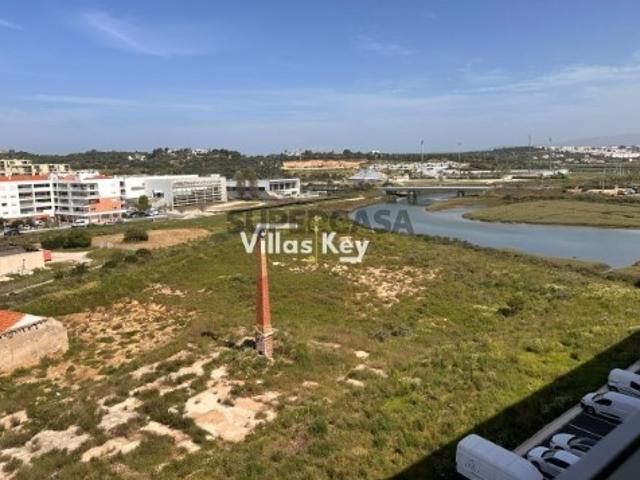 Terreno para construção de 94 apartamentos e zona comercial em Lagos,Algarve