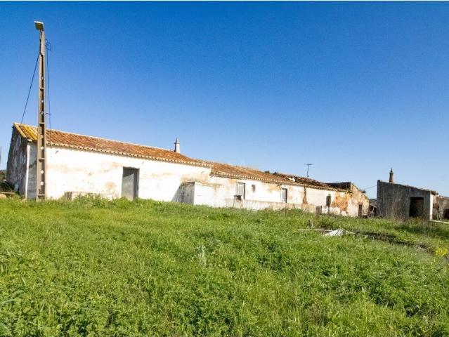 Terreno para construção e investimento em turismo em Bensafr. 329m² Bensafrim e Barão de São João