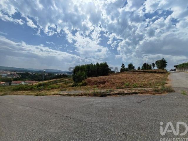 Terreno para construção em Vila de Cucujães