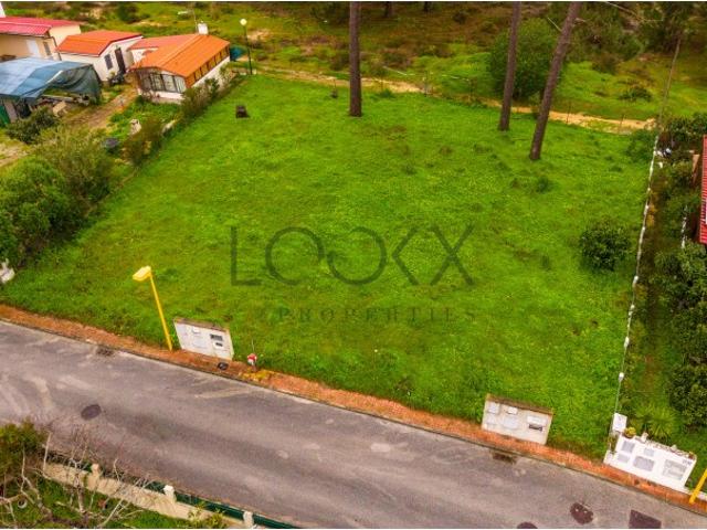 Terreno para construção inserido em condominio privado em Sesimbra