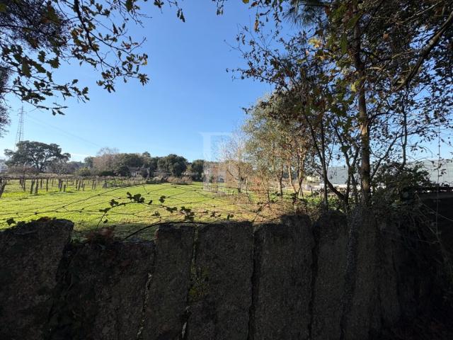 Terreno para Construção junto a Zona Comercial