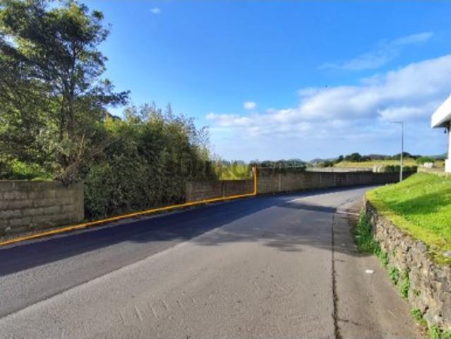 TERRENO para construção junto ao Azores Parque, São Roque, Ponta Delgada