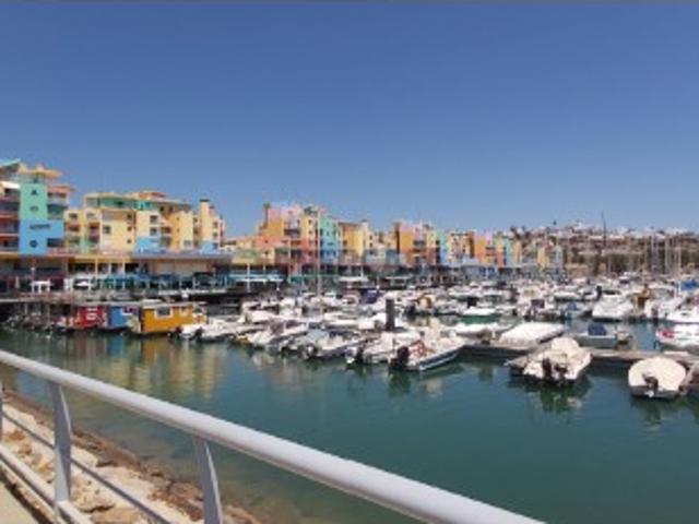Terreno para construção próximo à Marina de Albufeira/ Algarve