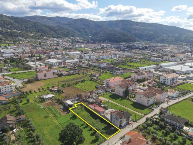 Terreno para construção Próximo do centro da vila