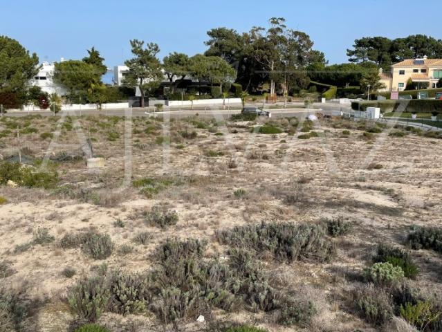 TERRENO PARA CONSTRUCAO NO SOLTROIA