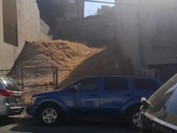 Terreno para construccion en desnivel ascendente