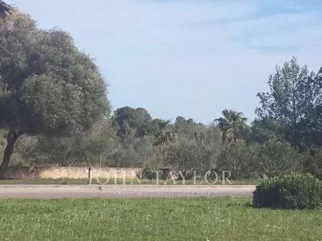 Terreno para instalaciones deportivas en primera linea de golf