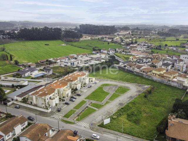 Terreno para moradia unifamiliar S. Pedro de Avioso, Castêlo da Maia
