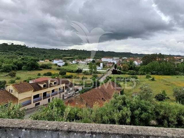 Moradia V2 à venda em Arneiro das Milhariças, concelho de Santarém, Santarém, Portugal