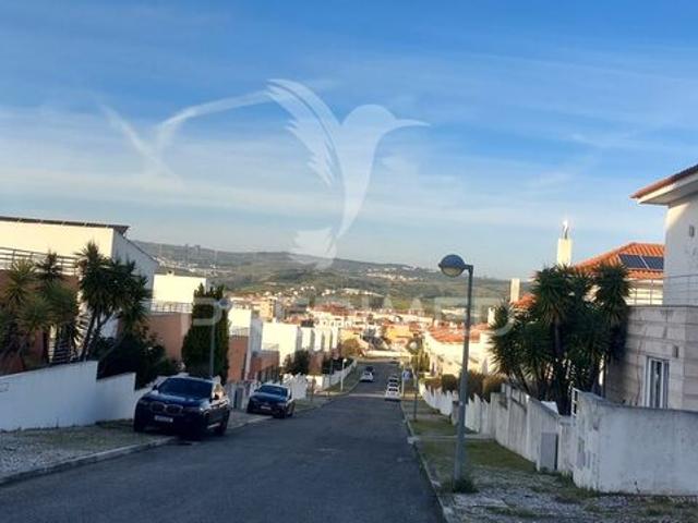 Terreno para venda em Loures, concelho de Loures, Lisboa, Portugal