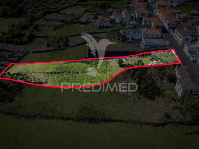 Terreno para venda no centro de São Mateus — Ilha do Pico