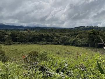 Terreno perfecto para un complejo familiar en el altiplano con vistas al Volcán