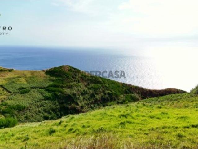 Terreno plano de 2.186 m² com vista mar no Amparo