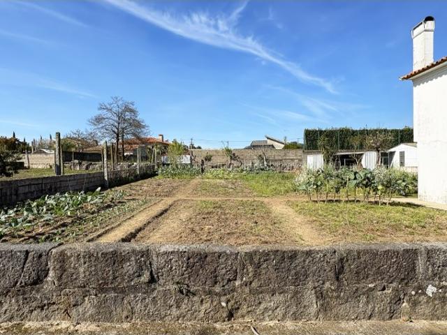 Terreno plano em espaço residencial com 515 m2 em Lordelo