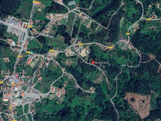 Terreno possível de construir loteamentos ou moradias em banda