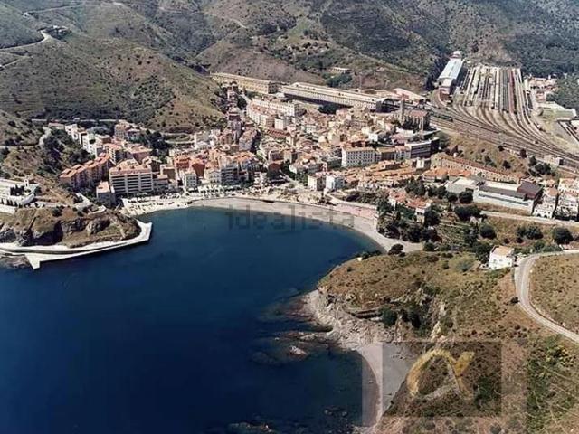 Terreno, Portbou
