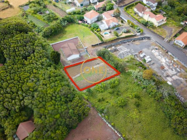 Terreno Rústico com 584 m² nas Sete Cidades – Madalena, Ilha do Pico