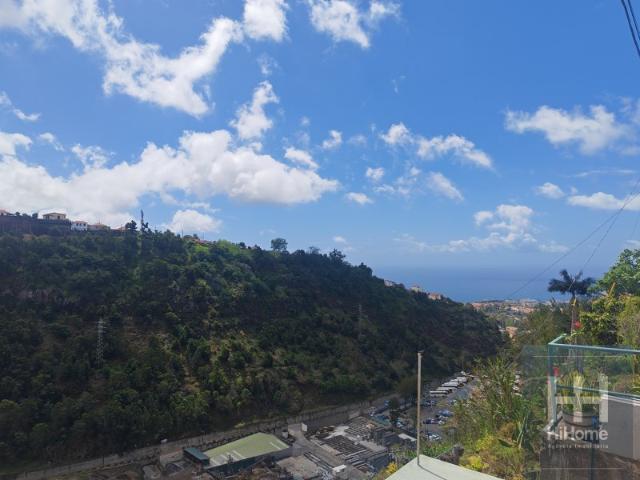 Terreno rústico com possibilidade de colocar casas modelares 1450 m2 no Funchal